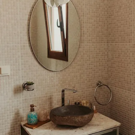 Villa Maya Pool & Mountain View