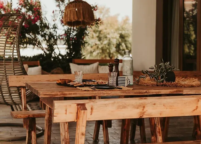 Maya Pool & Mountain View *